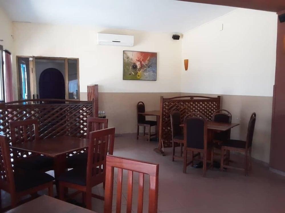 Acropole Hotel Cotonou Exterior foto