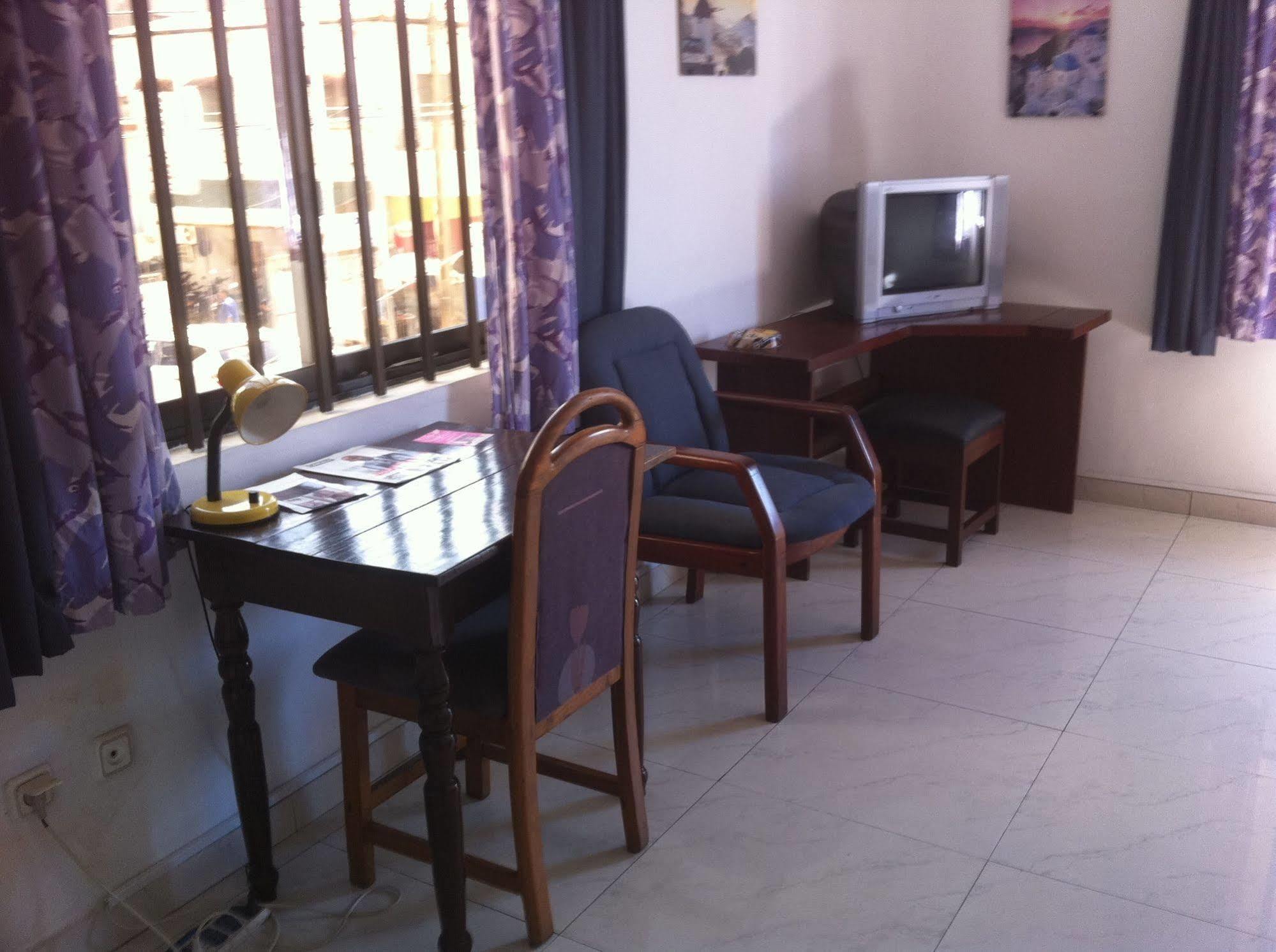 Acropole Hotel Cotonou Exterior foto